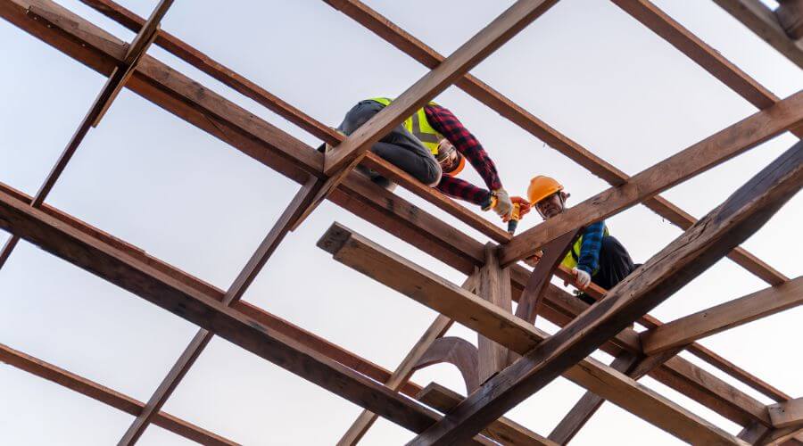 Professional gutter cleaning services in Commerce, MO